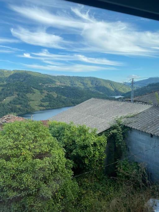 Casa Do Feligres E Da Alsira Villa Nogueira de Abaixo Kültér fotó